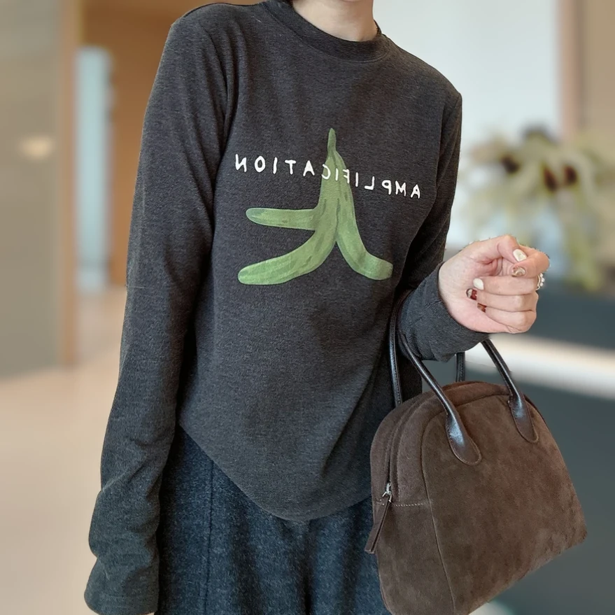 设计感磨毛香蕉字母长袖T恤女秋冬季正肩时尚休闲圆领打底衫上衣