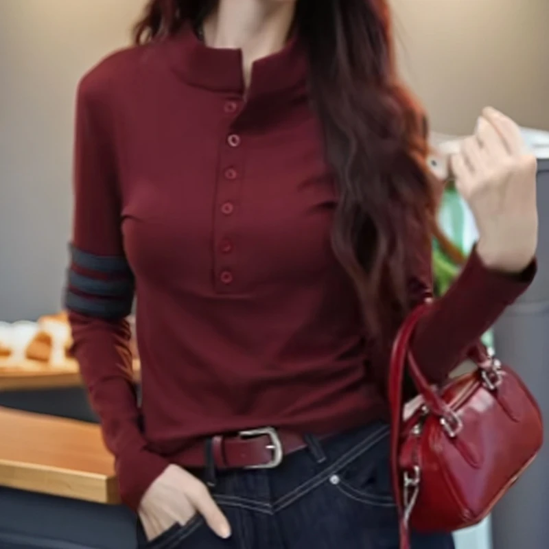 半高领加绒撞色纽扣套头长袖打底衫2024新款秋冬洋气新款红色上衣