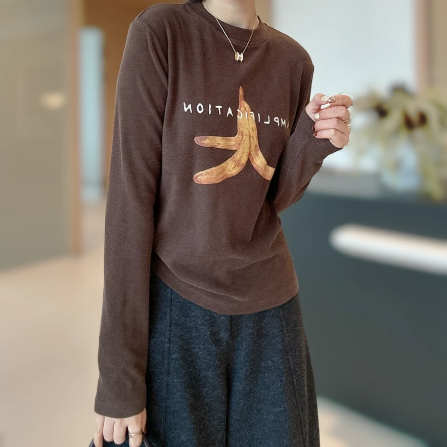 设计感磨毛香蕉字母长袖T恤女秋冬季正肩时尚休闲圆领打底衫上衣