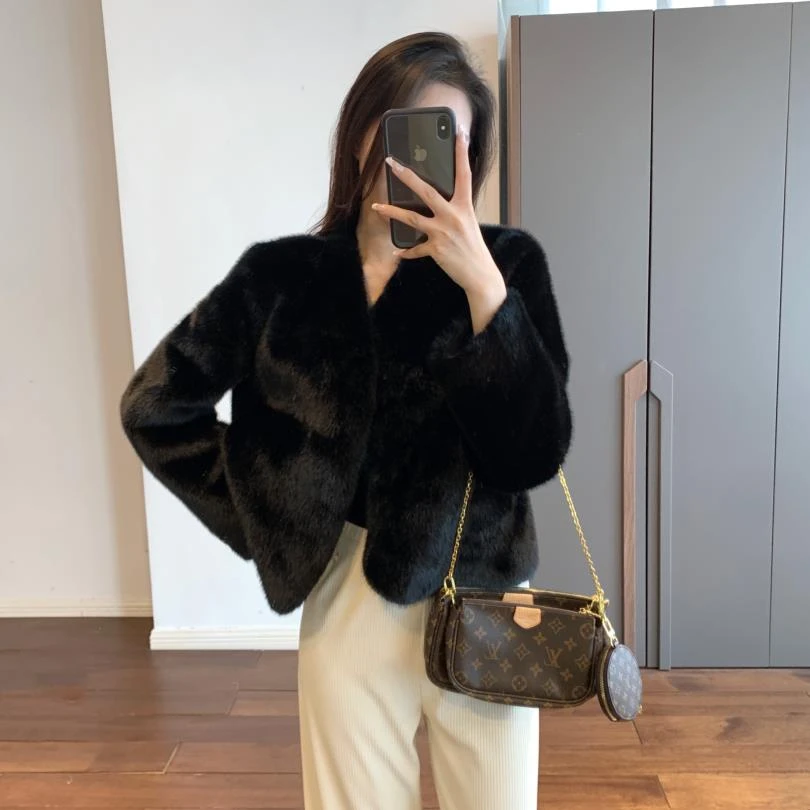 2023秋冬新款毛绒皮毛一体短款外套女慵懒风百搭风保暖秋冬厚外套
