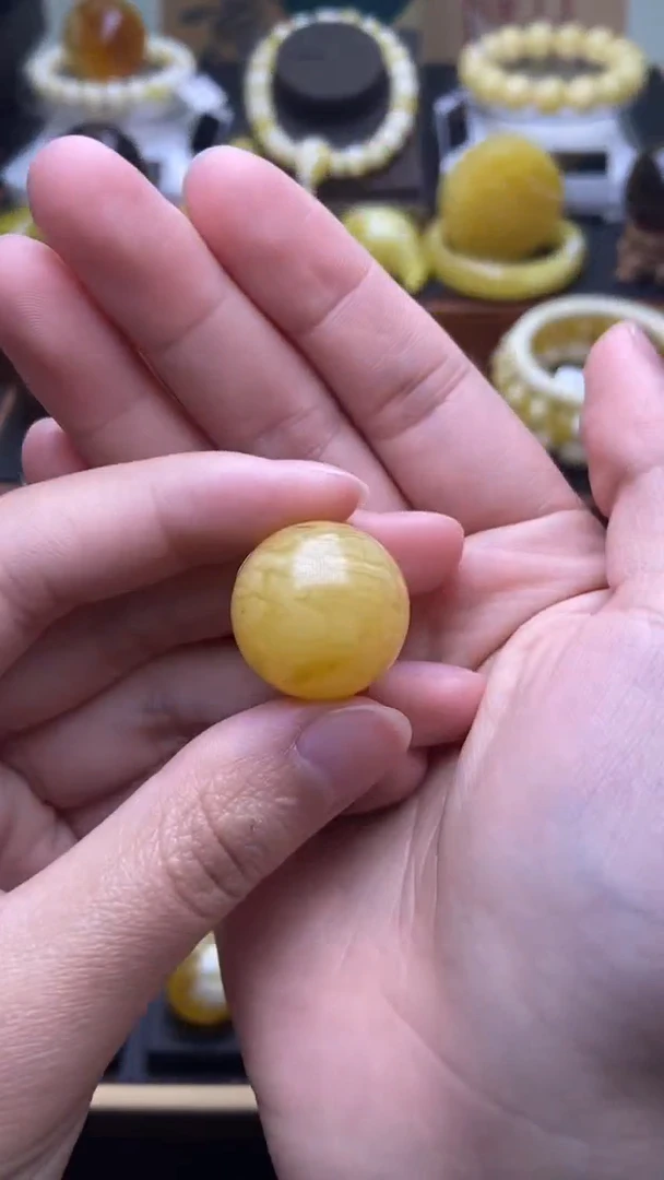 【闪购商品】琥珀裸石未镶嵌 大小姐珠宝严选70