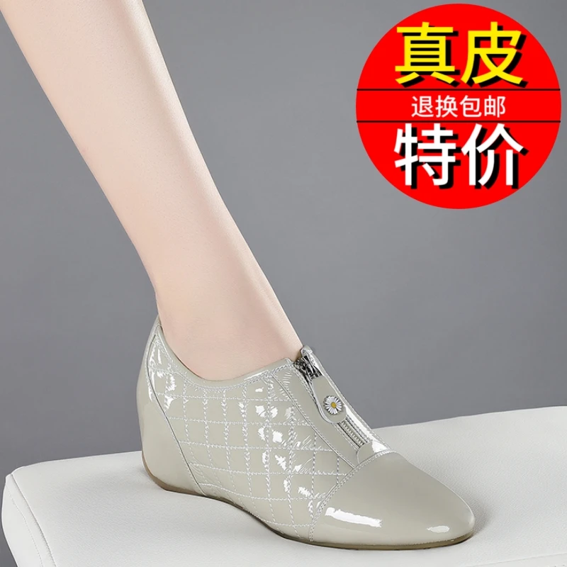 真皮内增高小皮鞋女时尚漆皮软面坡跟单鞋百搭圆头舒适软底妈妈鞋