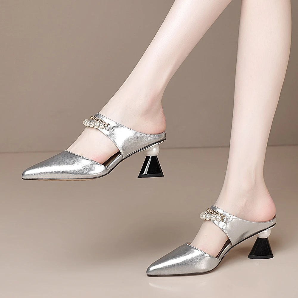 真皮尖头舒适半包时装凉拖鞋2025夏季新款气质酒杯跟日常包头拖