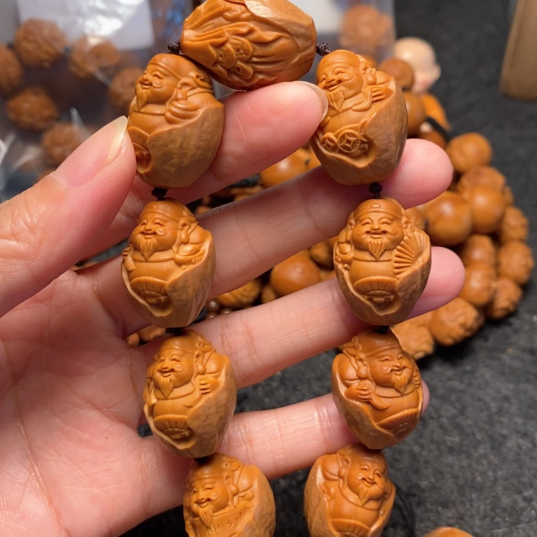 橄榄核吊坠包衣财神