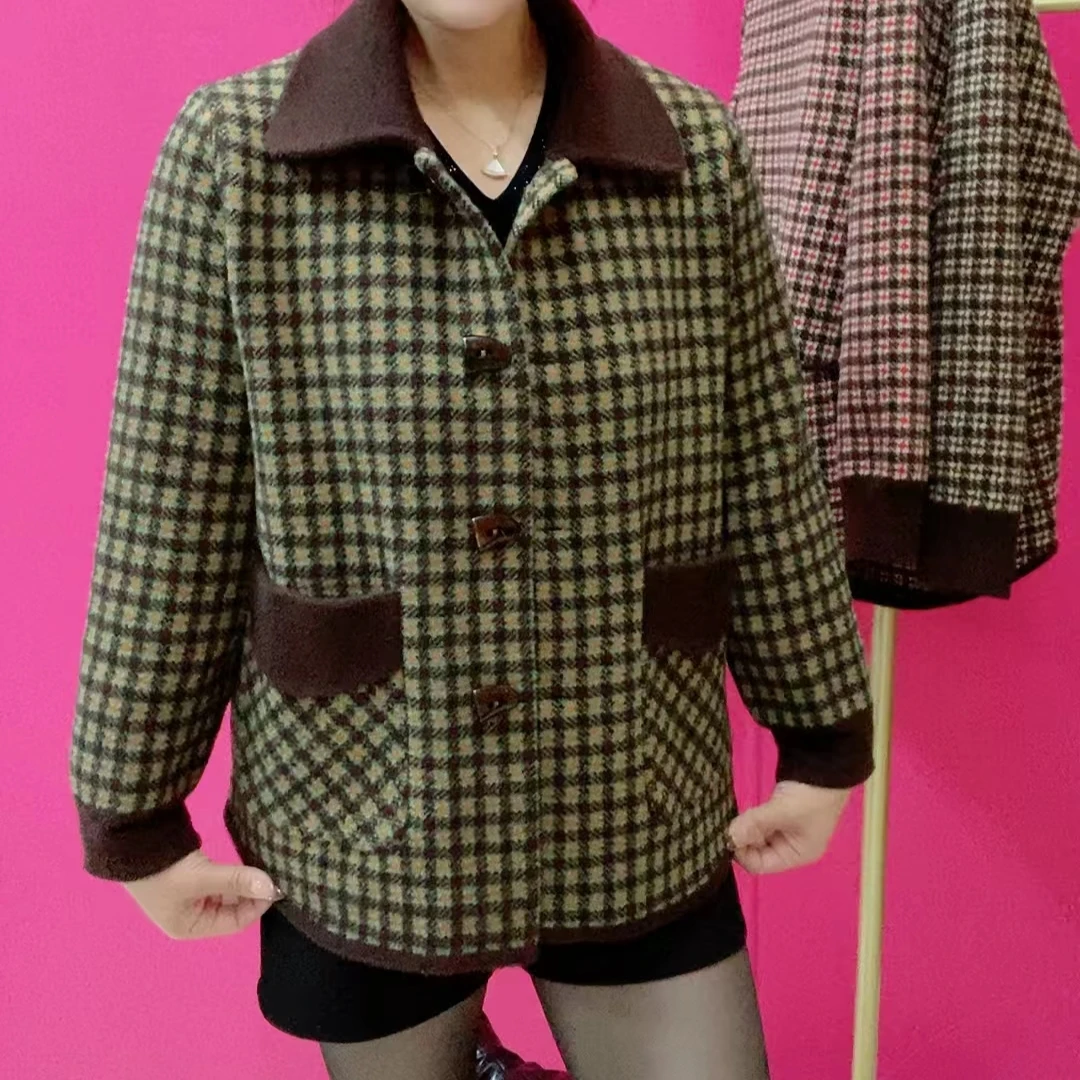 中老年妈妈短款翻领牛角扣外套时尚洋气格子秋冬双面女士妈妈装