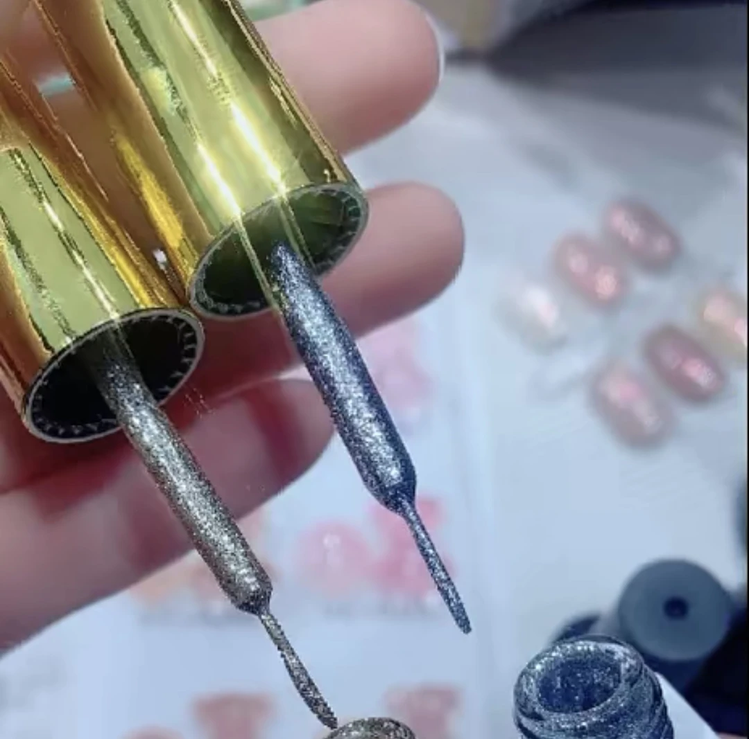 希妹美甲新款白瓶银箔铂金勾边胶