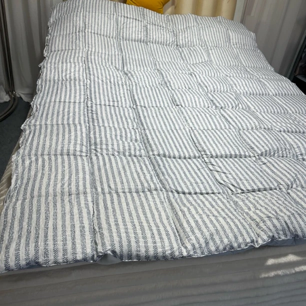 《小华外贸》约180x200±3cm  条纹泡泡亲肤防滑床褥床垫 不挑发一个