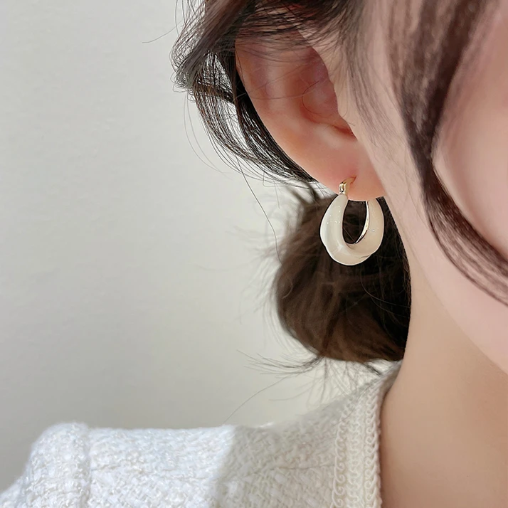 白色圈圈耳环女年新款潮韩国气质耳扣轻奢高级感耳圈耳钉227