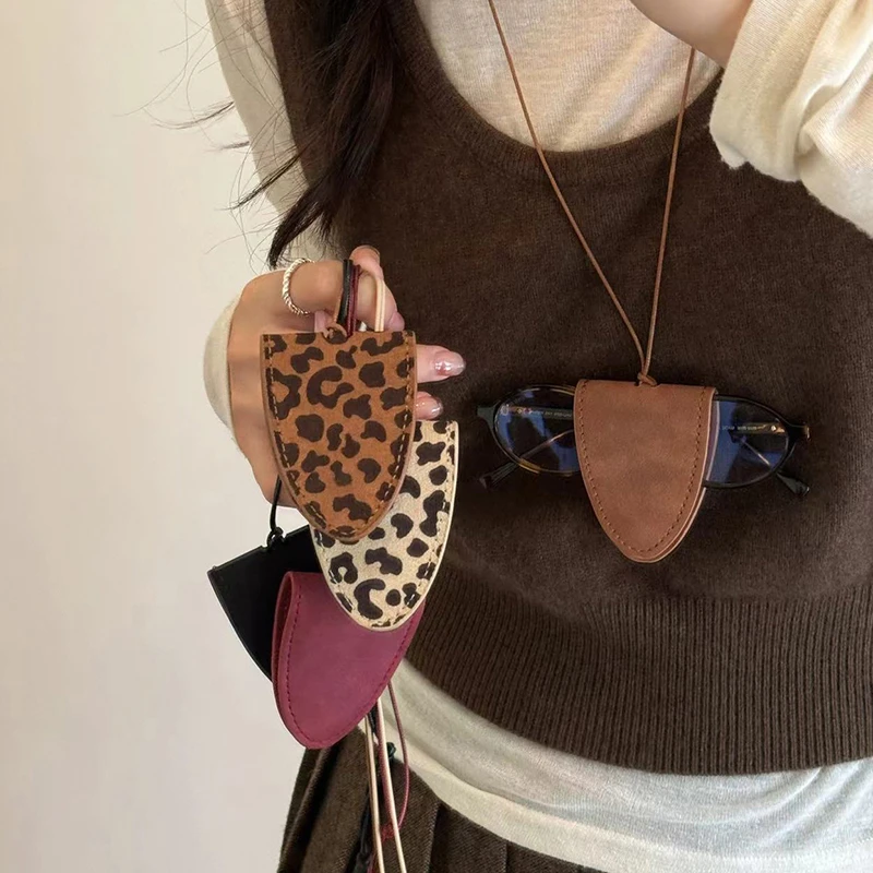 非金属皮质项链 鹿皮绒豹纹多功能磁吸挂脖眼镜夹项链女帽子夹W01