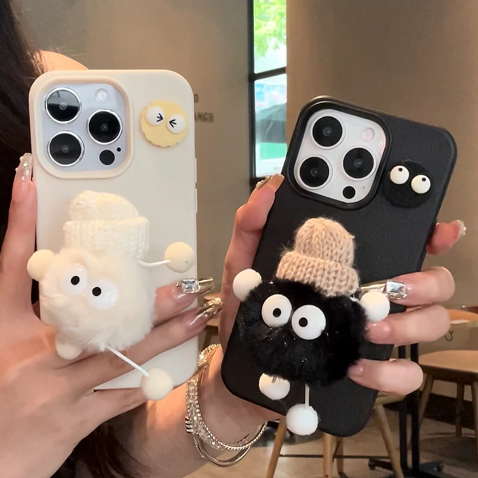 雅天立秋冬煤球公仔适用iPhone15苹果13/14promax手机壳11皮纹12