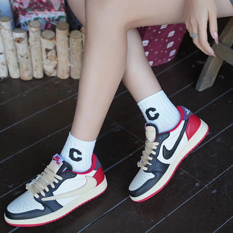 Nike/耐克 Air Jordan1Low芝加哥红时尚潮流休闲鞋【球鞋定制】
