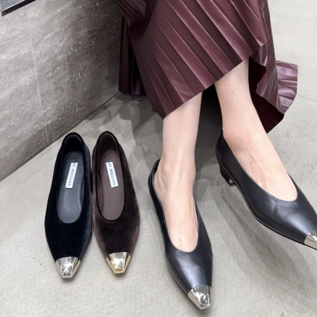 XF6603-8欧货2024秋季真皮时尚气质金属尖头浅口百搭平跟女单鞋
