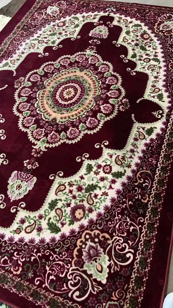 1.8*2.6约 红色欧花地毯 高端仿羊绒 光面不挑 微瑕法兰绒地毯