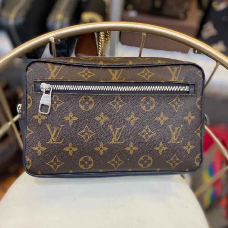 95新 LouisVuitton/路易威登 lv老花洗漱包相机手拿斜挎包可斜挎