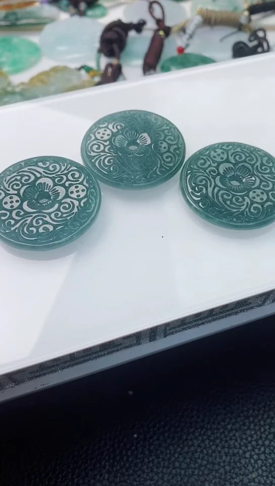 【闪购商品】翡翠吊坠(不含链)未镶嵌多样性随机发其一