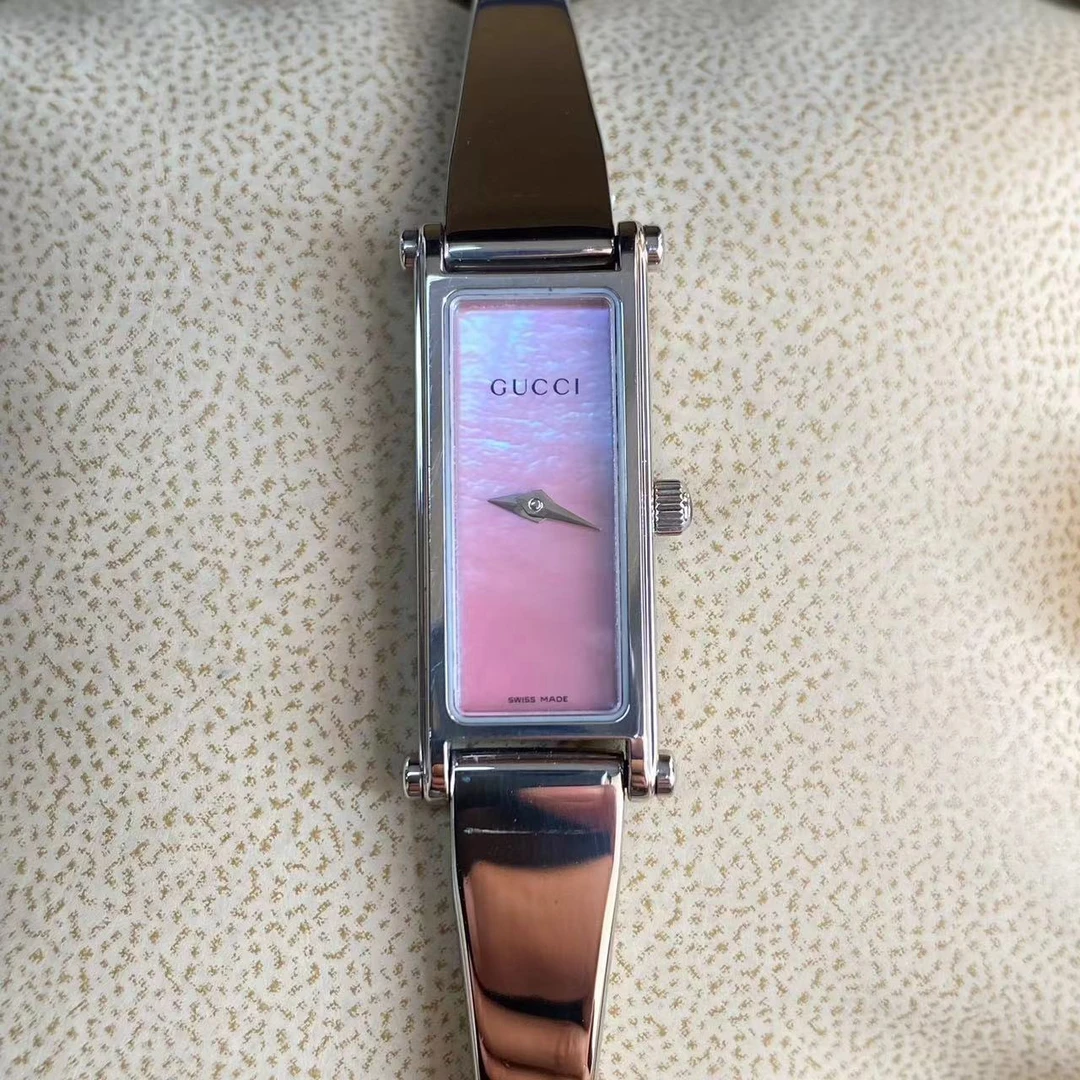 95新 GUCCI/古驰 1500L/石英/粉贝母/女士手镯年轻时尚热门女表