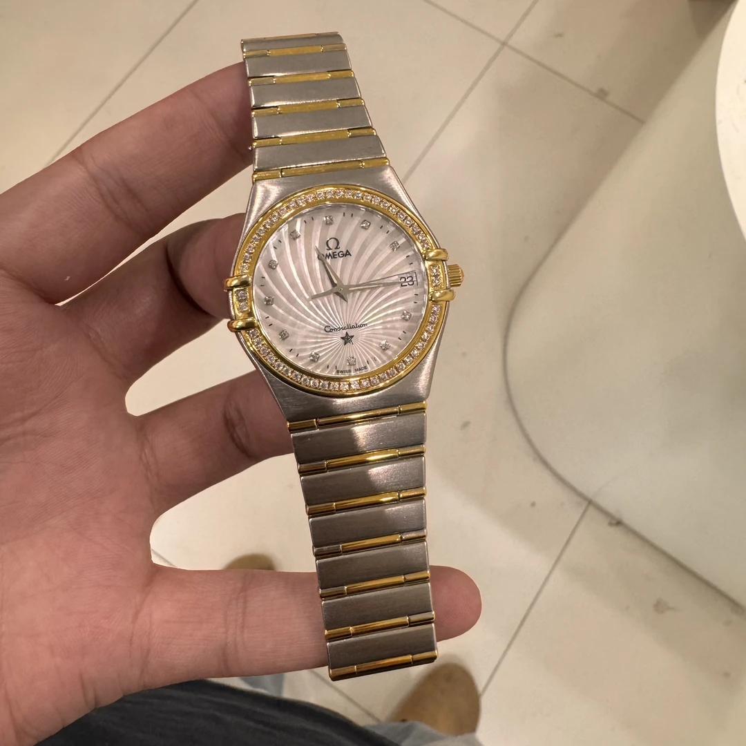 95新 Omega/欧米茄 星座系列/后镶钻/33mm/石英女士时尚后换盘