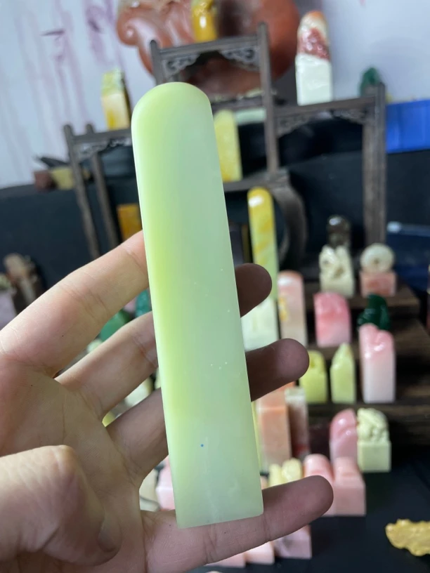 青田石印章长腿封门青