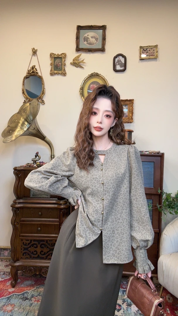 【十一港风】复古气质暗花豹纹设计感衬衫Y3987