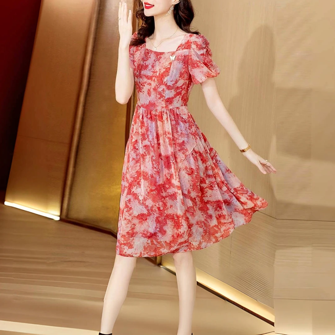 夏季新款真丝碎花短袖方领女装连衣裙气质收腰显瘦洋气减龄A字裙