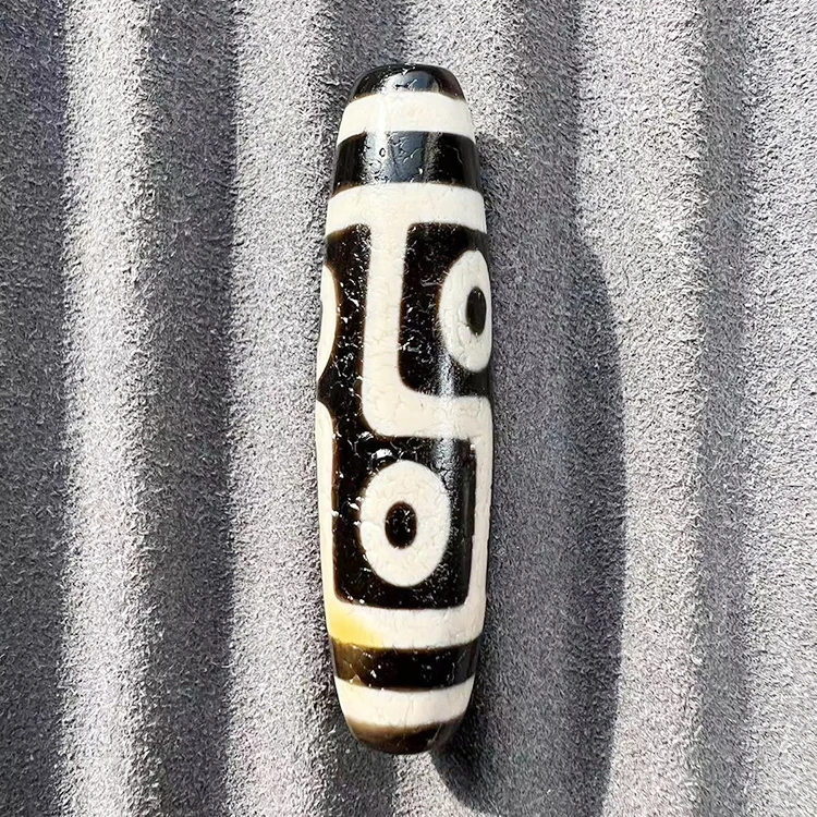 雪域折线六眼玛瑙珠(到家不喜欢务必48小时内退回)