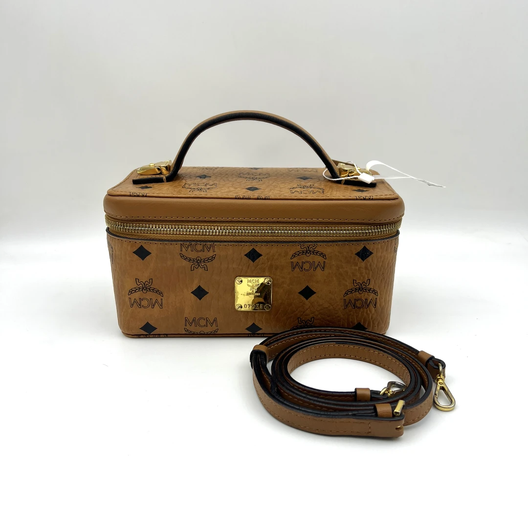 95新 MCM  mcm 干邑色化妆盒/1294