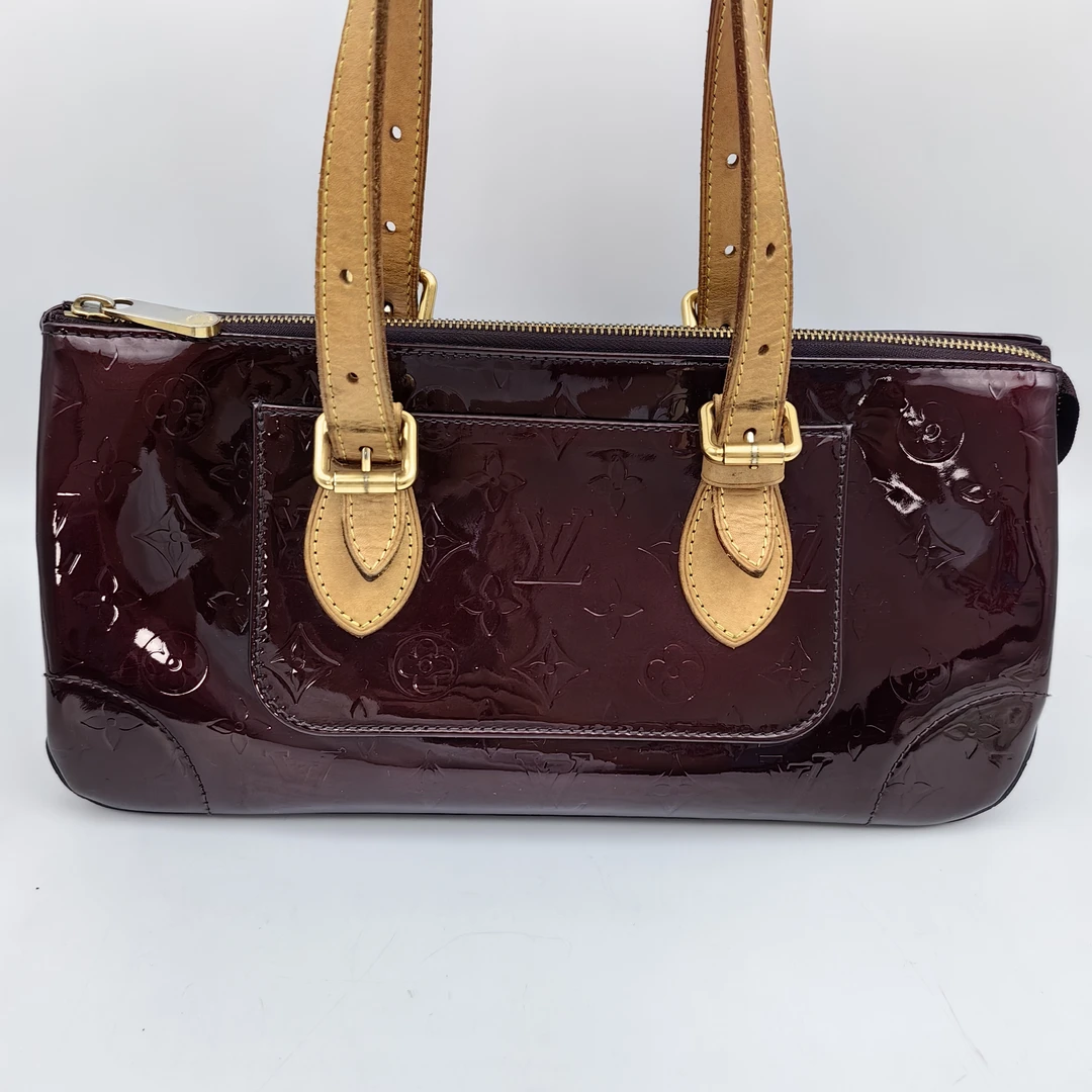 95新 LouisVuitton/路易威登 LV 漆皮三角包/8552