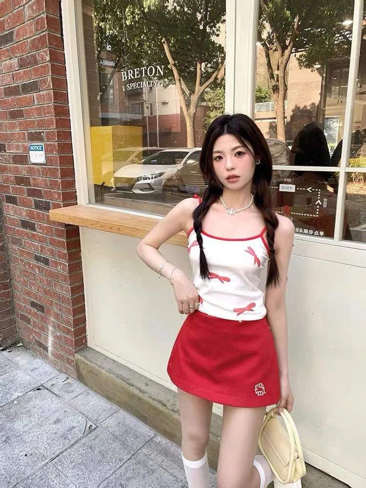 辣妹设计刺绣防走光短裙包臀裙夏季新款纯欲可爱红色a字半身裙女