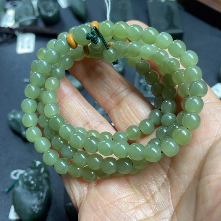 岫岩老玉(透闪石质玉)颈饰未镶嵌