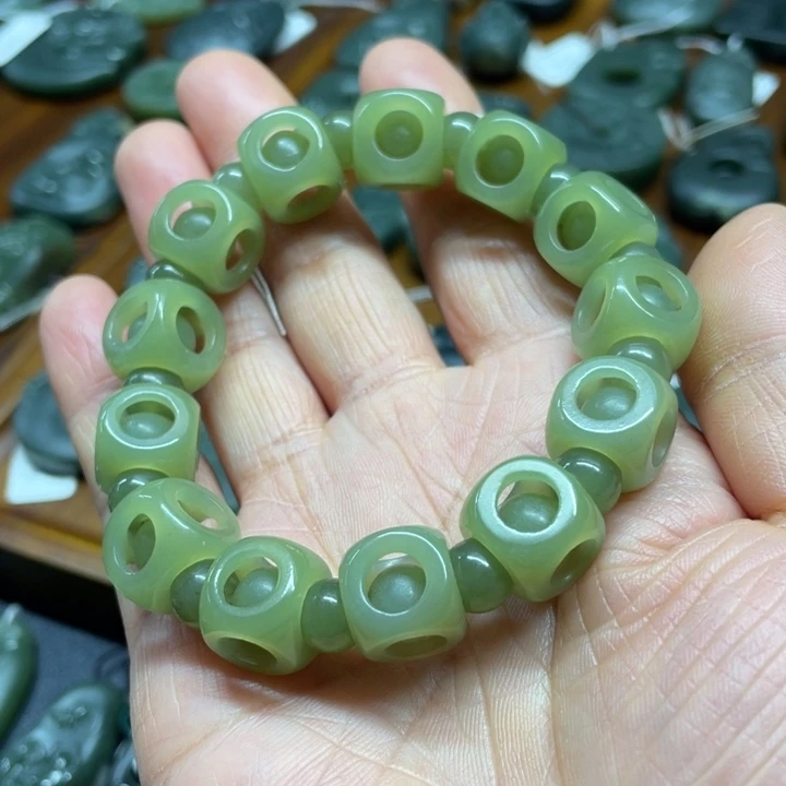 岫岩老玉(透闪石质玉)手链未镶嵌