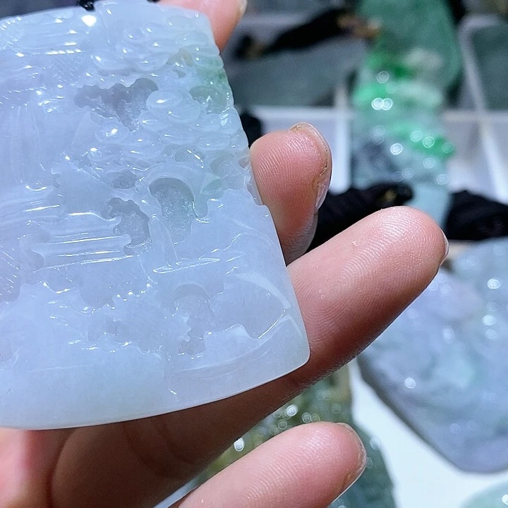 翡翠颈饰未镶嵌翡翠