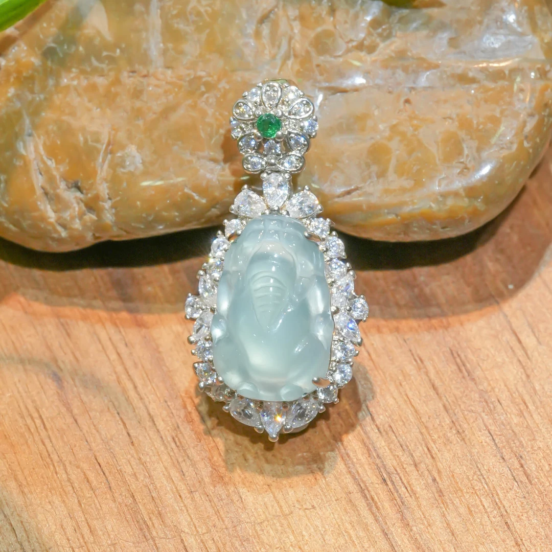 天然A货翡翠貔貅吊坠多样性发气质轻奢时尚气质精致百搭