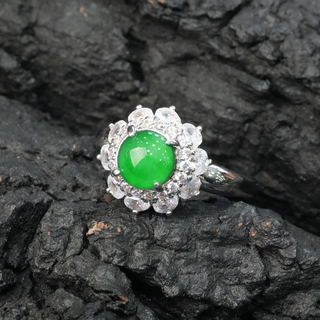 天然A货翡翠蛋面戒指多样性发时尚轻奢百搭气质豪华满钻豪华镶嵌