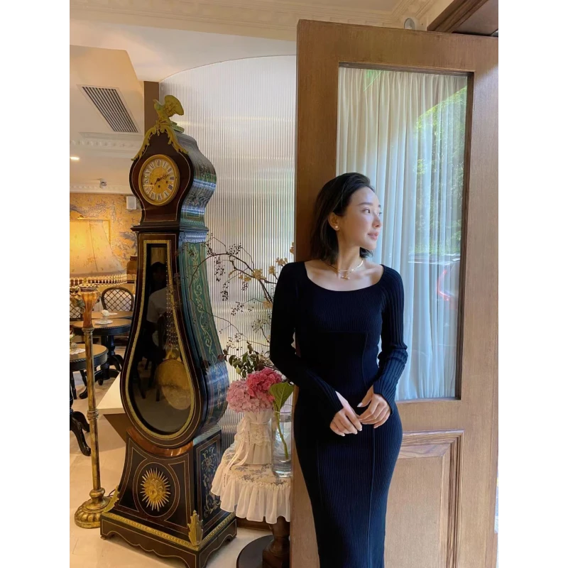 纯欲性感黑色针织连衣裙女2024早秋新款长袖修身显瘦包臀毛衣长裙