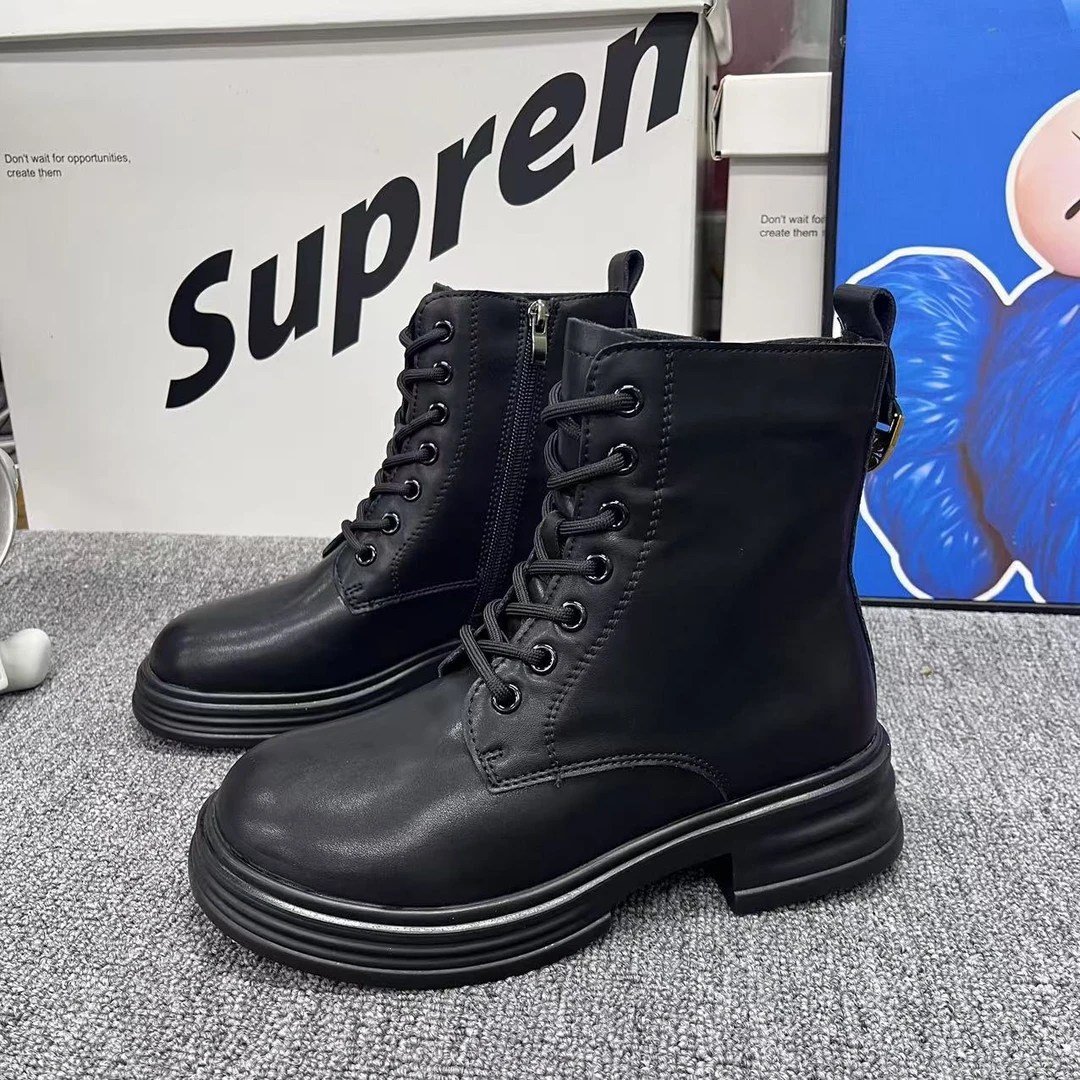 【卡琳斯顿】经典马丁靴2024新款秋冬时尚瘦瘦靴平底女鞋 8802