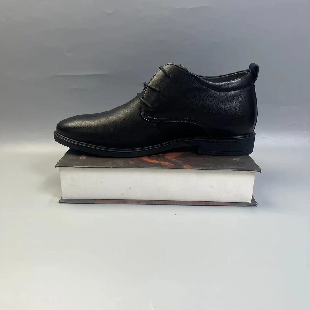 9-12（355001）舒适休闲透气真皮男鞋