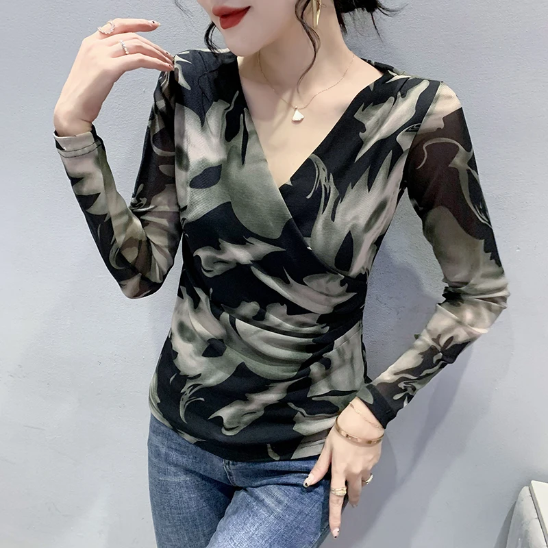 复古印花长袖T恤小众设计感V领交叉上衣洋气百搭显瘦打底衫女春秋