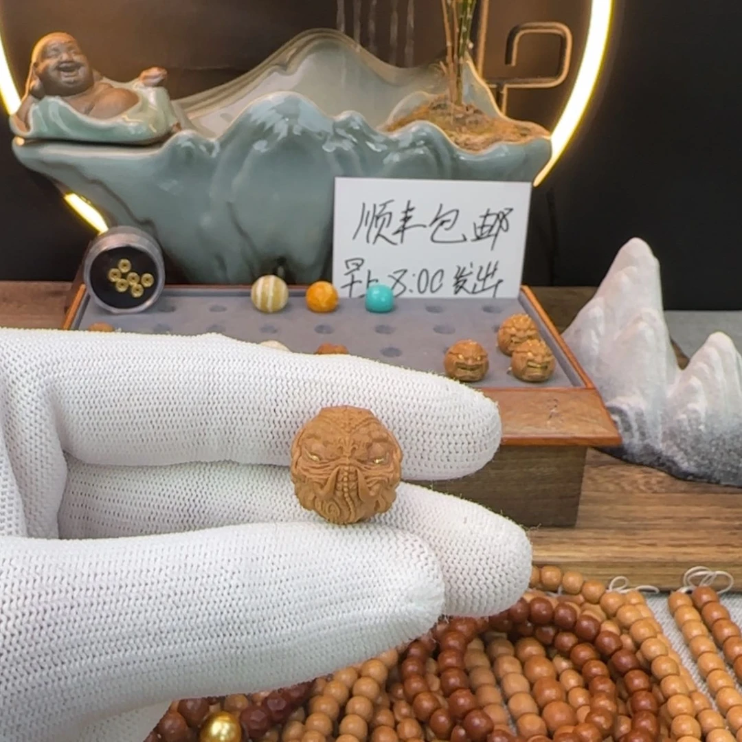 【闪购商品】文玩核桃吊坠L****?