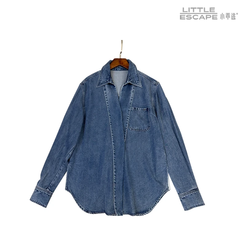 小乖逃D2024设计款蓝色牛仔时尚V领牛仔蓝色衬衫春季复古24014