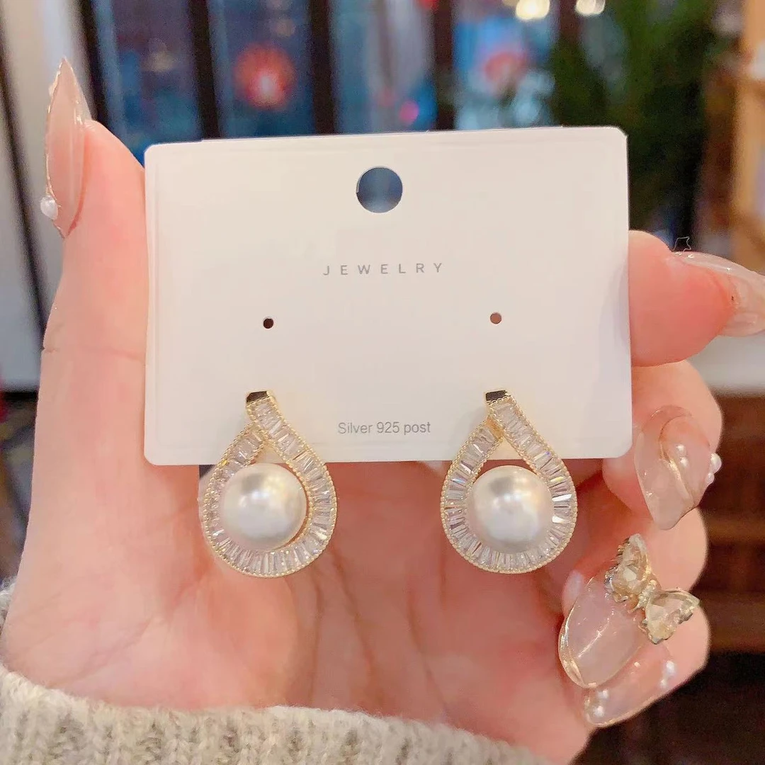 铜合金耳饰 法式高级感锆石水滴耳钉大气镂空百搭耳环PT0086