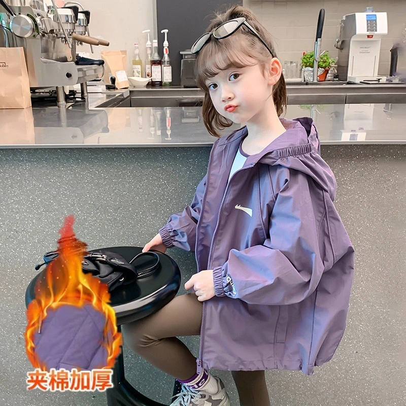 女童冲锋衣外套春装2025新款洋气儿童春秋款小女孩运动连帽上衣潮