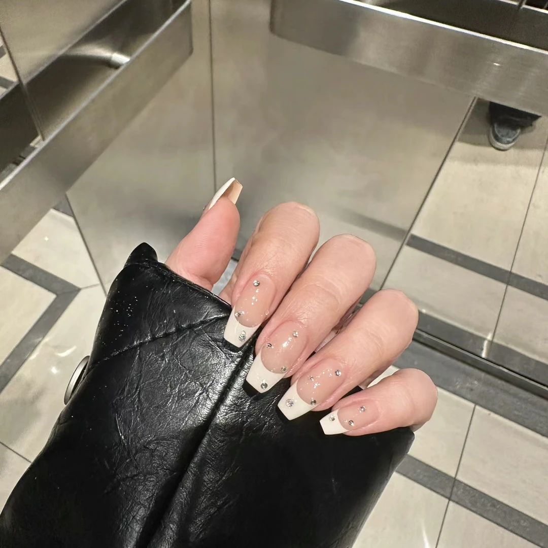 纯手工穿戴甲黑白色鸳鸯法式美甲中长款高级感简约闪钻学生假指甲