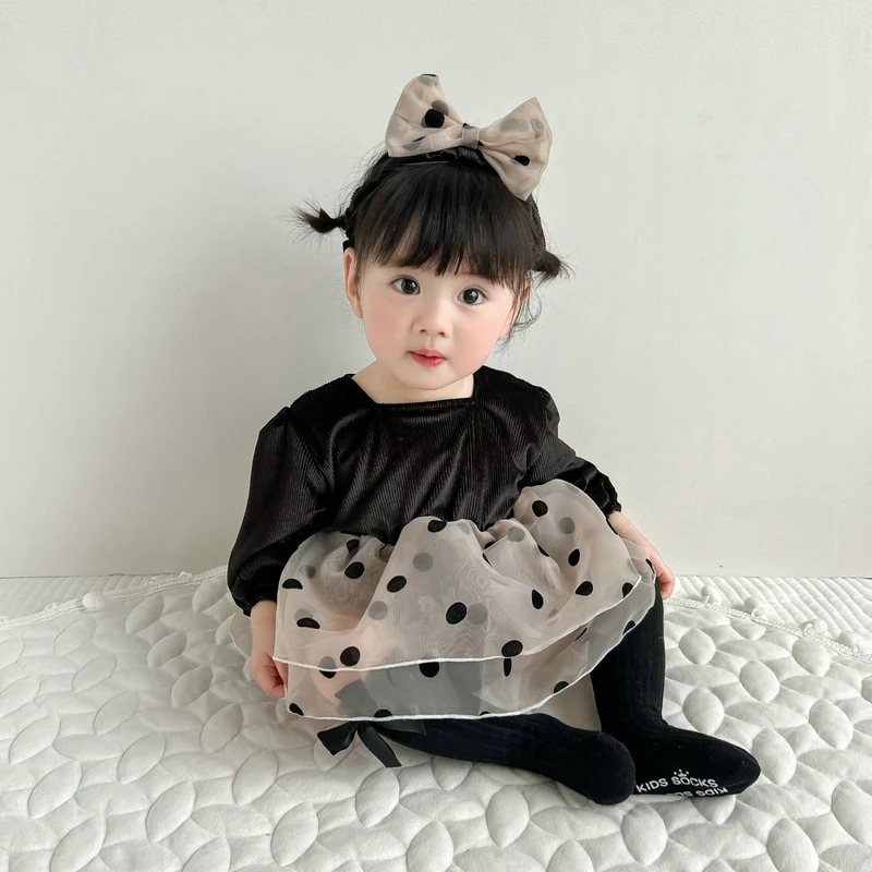 秋季女婴儿春装连体衣服波点丝绒网纱满月百天礼服春秋宝宝包屁衣