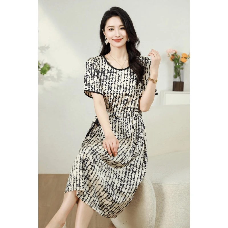 白色条纹时尚修身夏季收腰女装休闲法式气质a字女装连衣裙