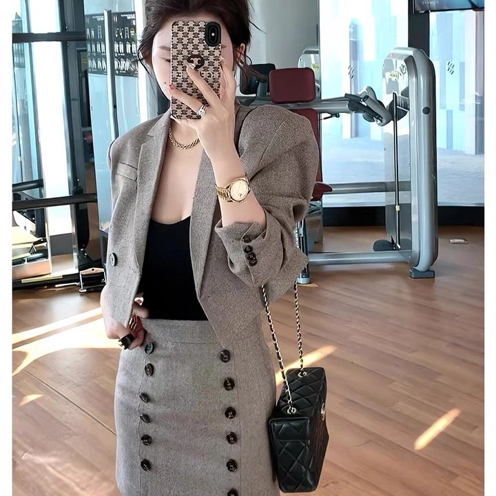 317-  A-5–4-1 高级感甜辣风炸街套装女新款短款西装半身裙两件套