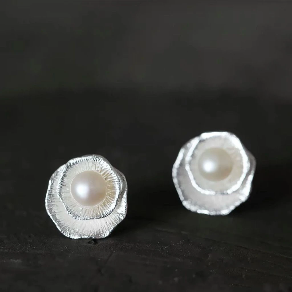 纯银色几何形莲花天然珠珠耳钉女高级感ing小众气质百搭耳环耳饰