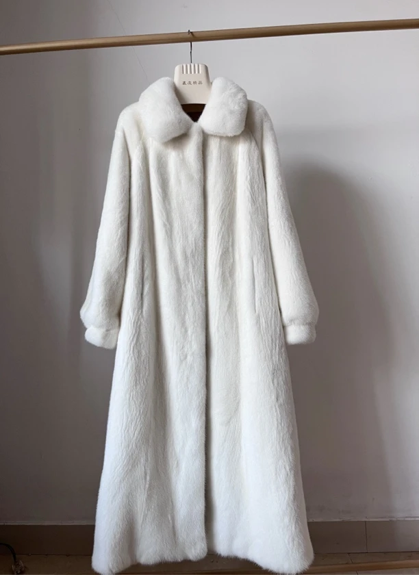 进口天鹅绒水貂整貂皮草外套女长款立翻领貂皮大衣年轻时尚