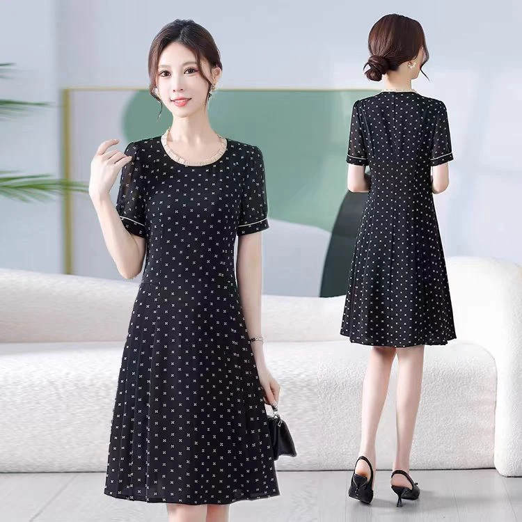 夏季新款时尚气质显瘦轻薄黑色遮肚连衣裙女单层