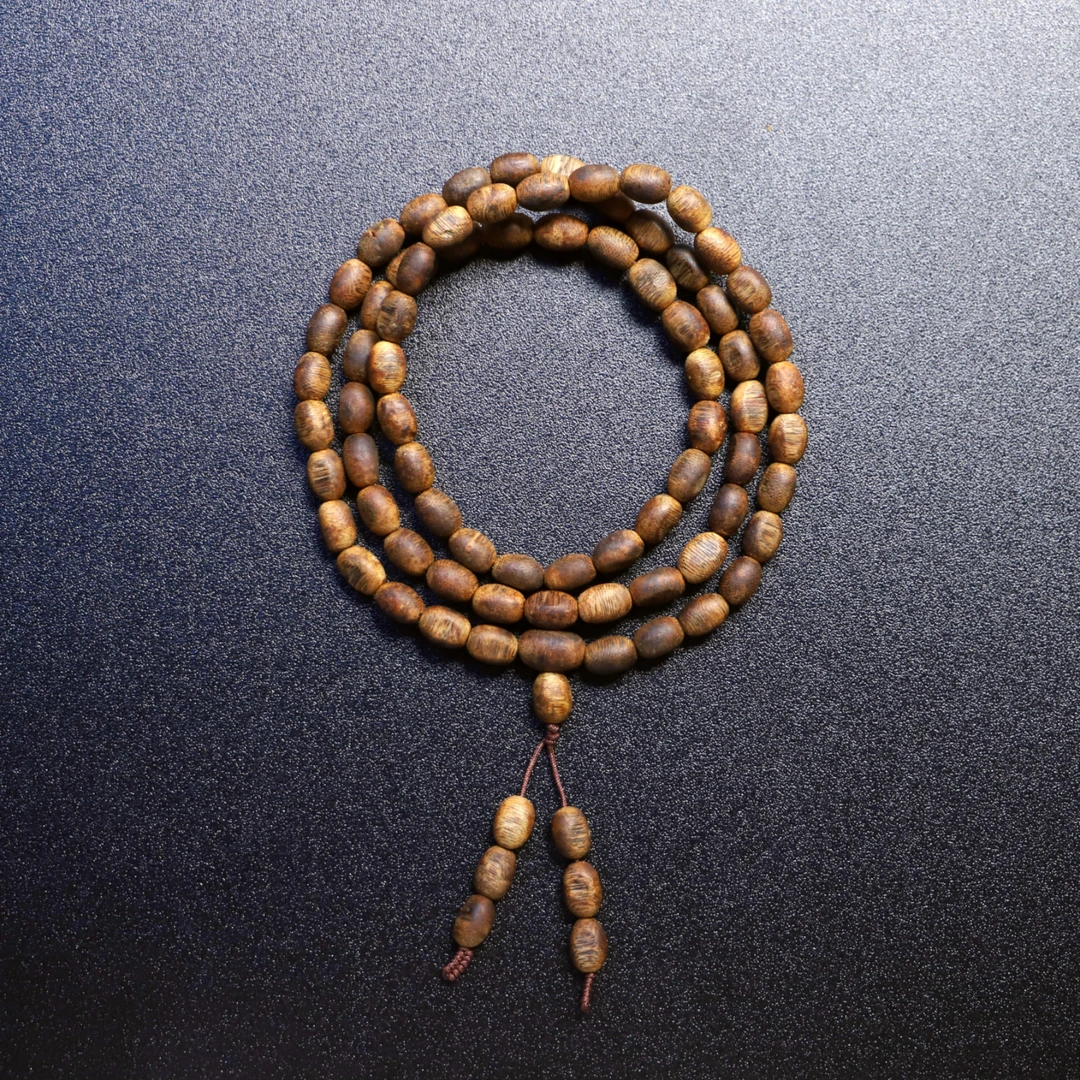 【黑马哥沉香】：精品海南国香老白棋留疤料多圈