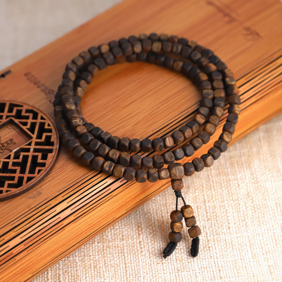 【黑马哥沉香】：精品海南莺歌绿棋楠板头料方珠多圈